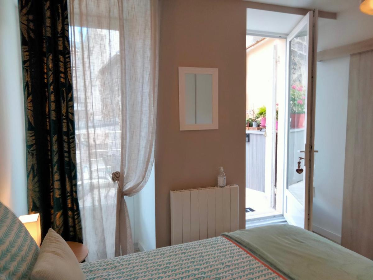 Les Chambres Hautes D'Anastasia Rodez Exterior photo