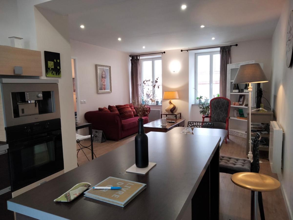 Les Chambres Hautes D'Anastasia Rodez Exterior photo