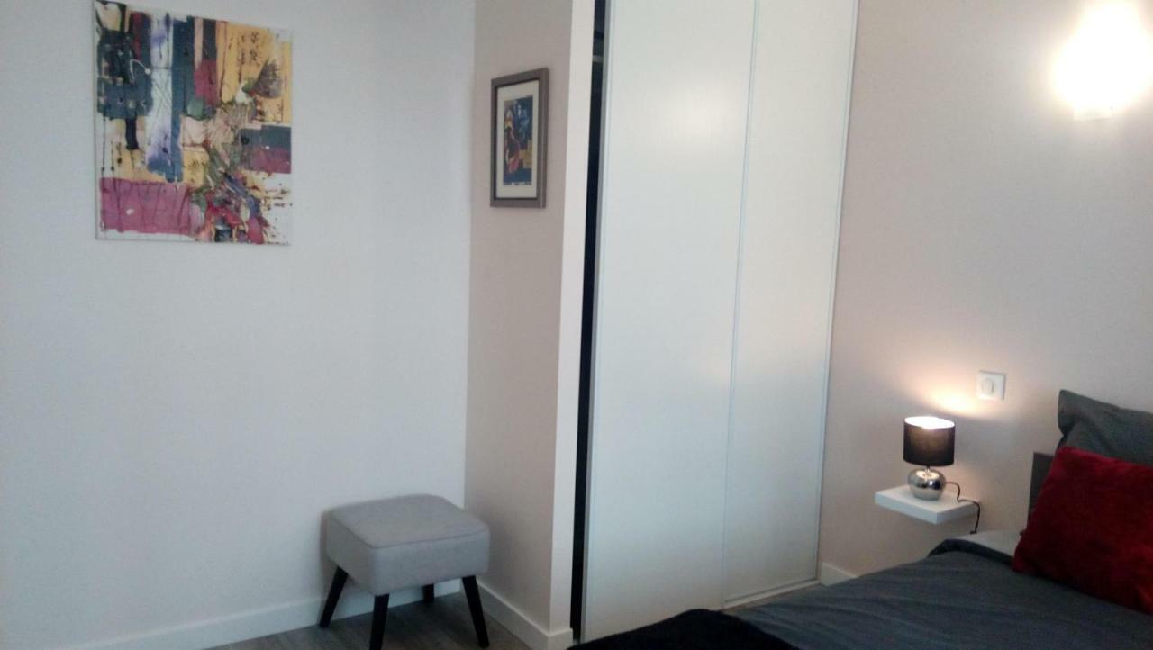 Les Chambres Hautes D'Anastasia Rodez Exterior photo